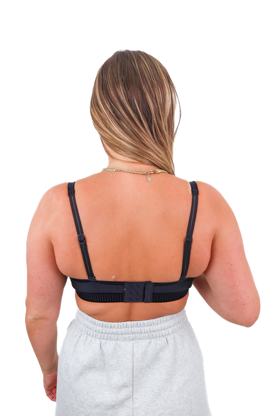 alo black airlift sports bra (m; retail $68)