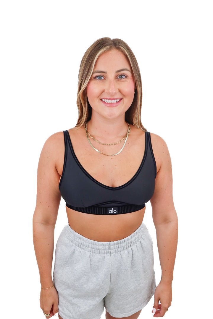 alo black airlift sports bra (m; retail $68)