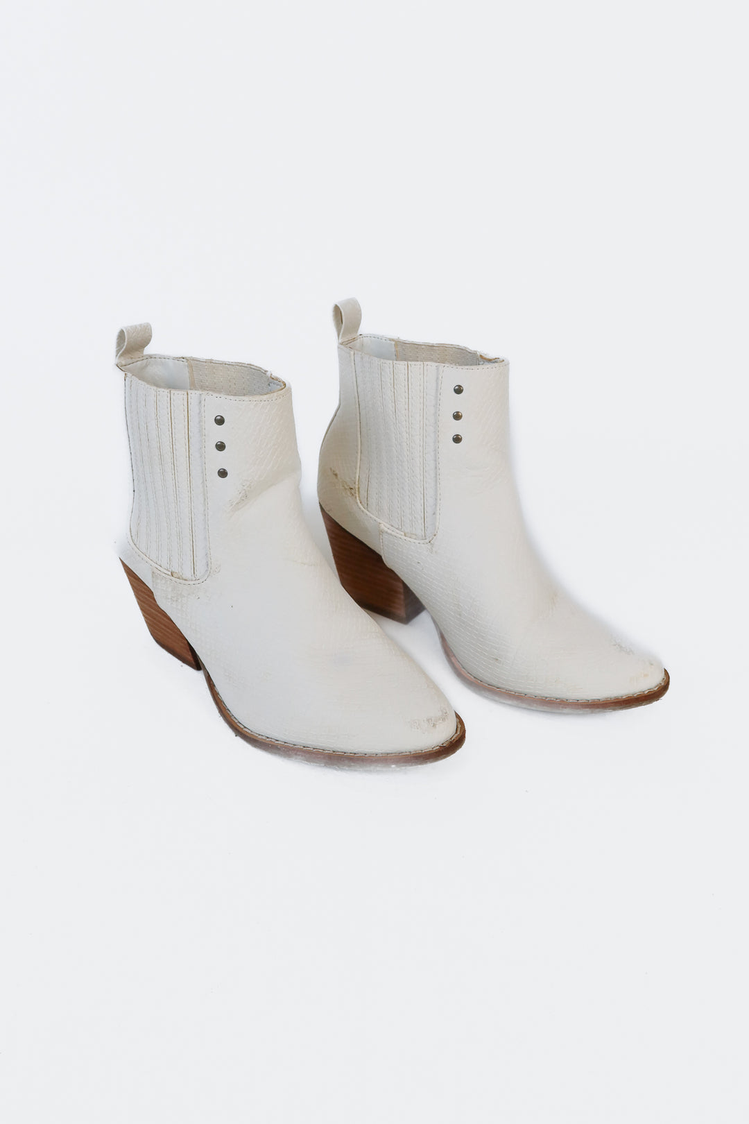 Matisse white snakeskin booties (6.5)