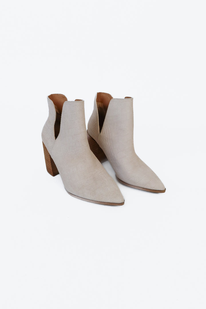 Steve Madden Bone Suede Croc Embossed Booties NWOT  (6.5)