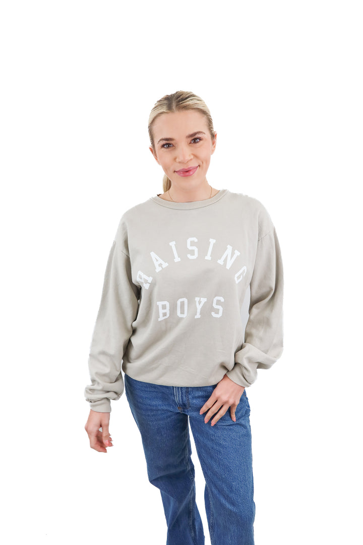 raising boys graphic pullover (m)