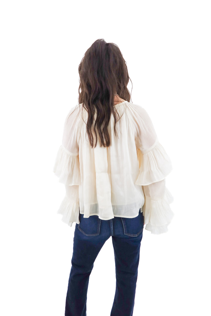 vici ivory pearlescent ruffled top (m)