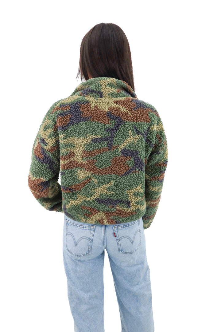 forever 21 camo sherpa 1/4 zip pullover (m)