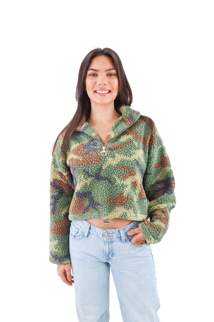 forever 21 camo sherpa 1/4 zip pullover (m)