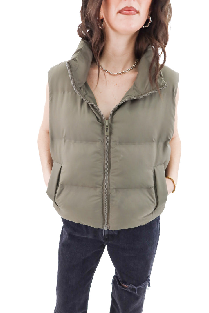 zara green puffer vest (m)