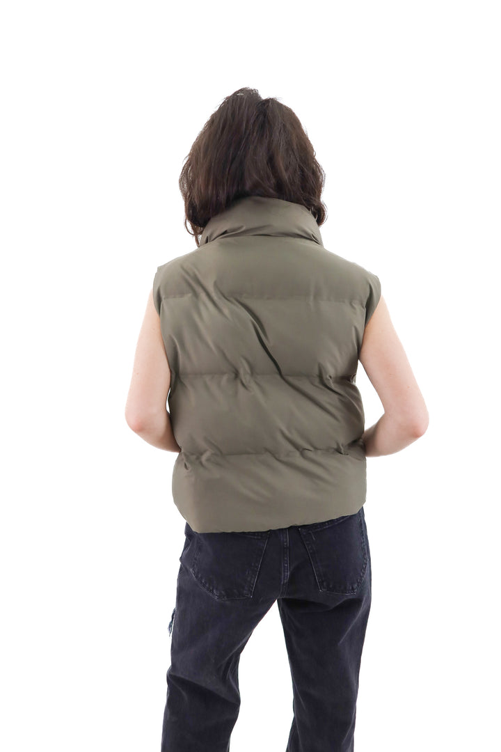 zara green puffer vest (m)