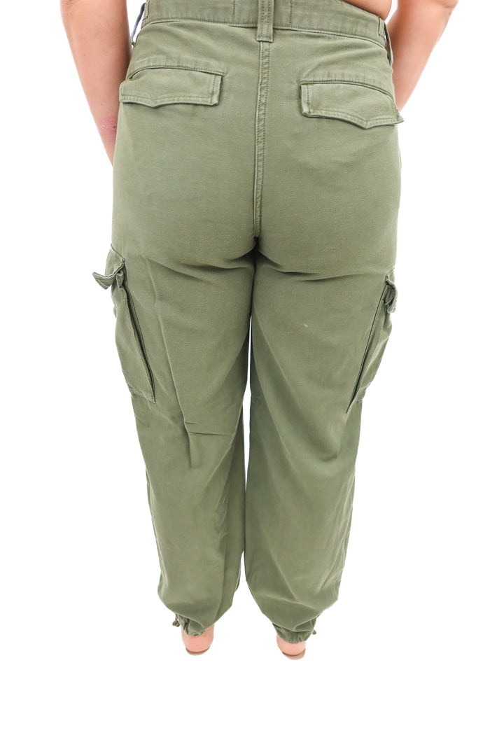 tna aritzia green cargo pants (6; retail $128)