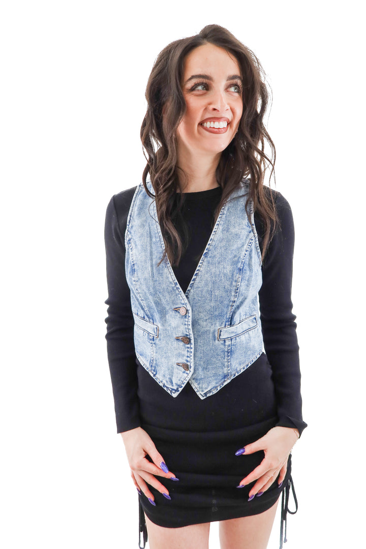 happily grey light wash denim vest top (m)