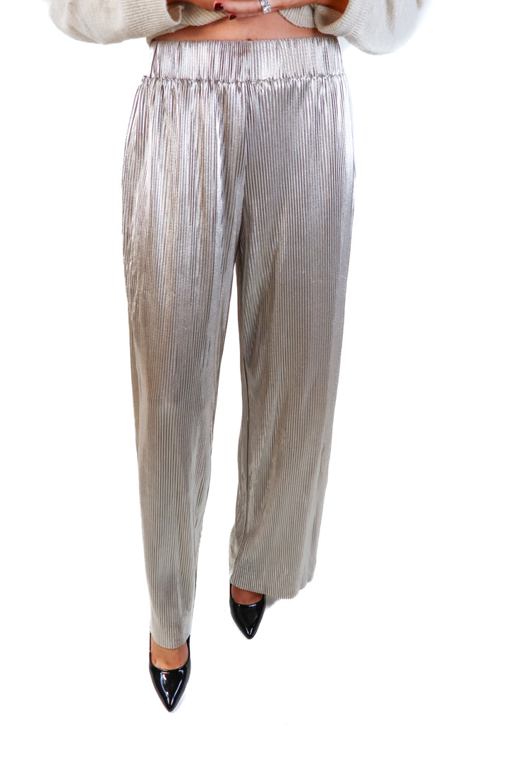 4th reckless silver plisse pants (m; retail $65)
