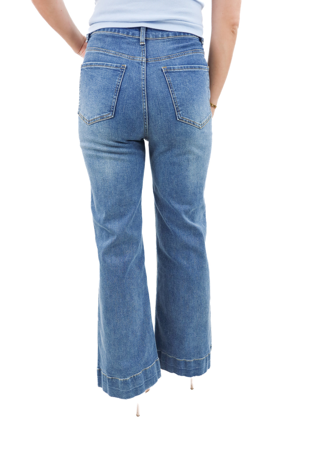 medium wash bootcut jeans (27)