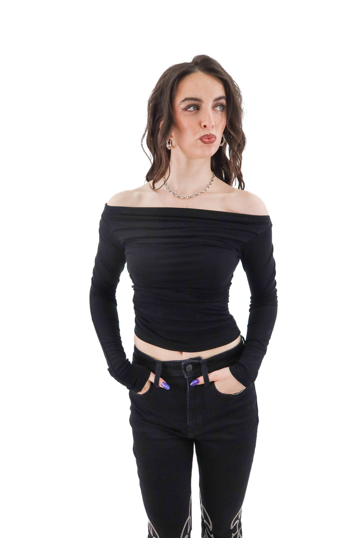 darong black off the shoulder ruched top (s)