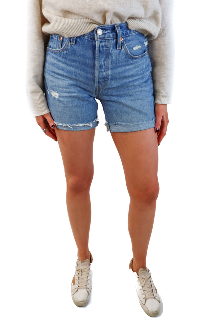 Levi’s medium wash denim shorts (26*)