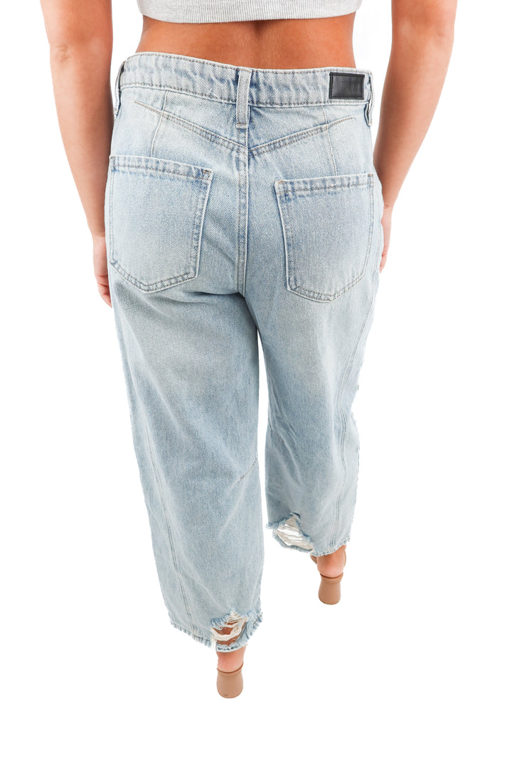 ptcl lightwash distressed barrel jeans (25)