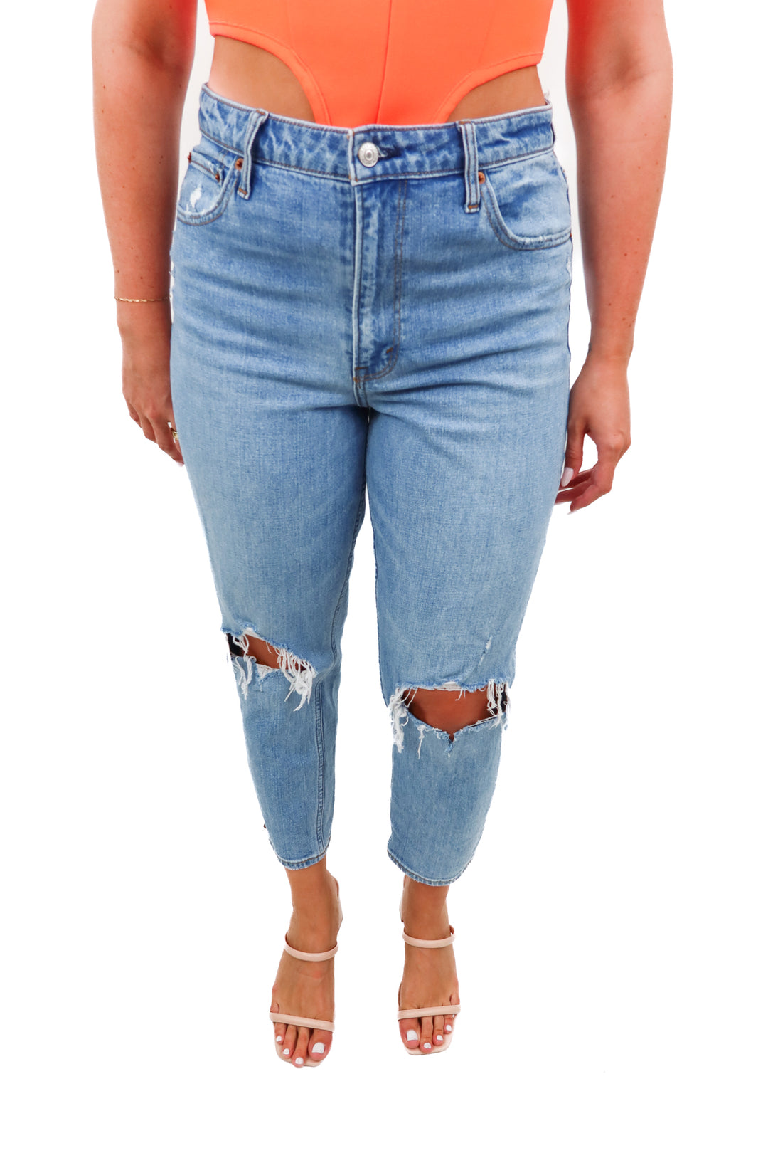 abercrombie & fitch light wash distressed mom jean (10)