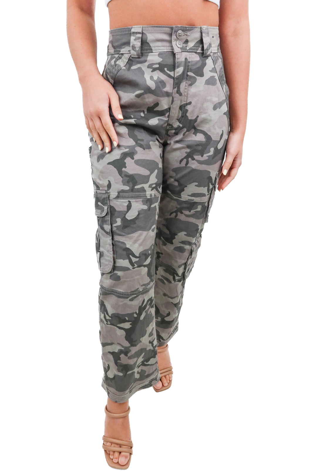 abercrombie & fitch camo cargo pants (25; retail $100)