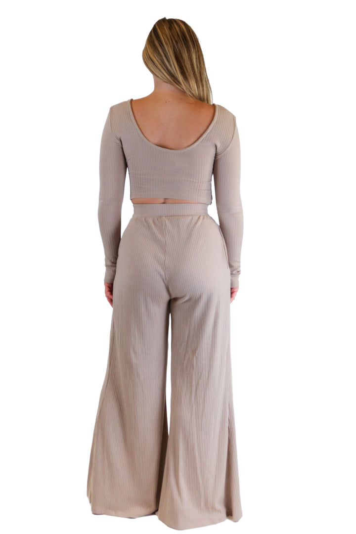 Lain Snow Brown Ribbed Long Sleeve Crop Top and Pants Set (S)