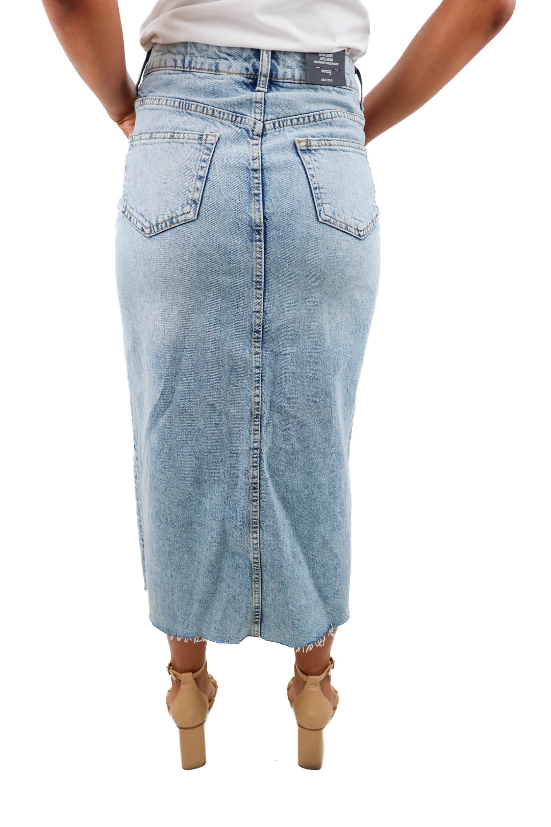 h&m light wash denim skirt NWT (2)