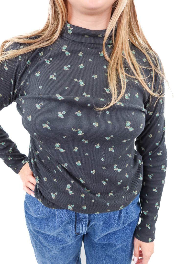 levis floral turtleneck top (L)