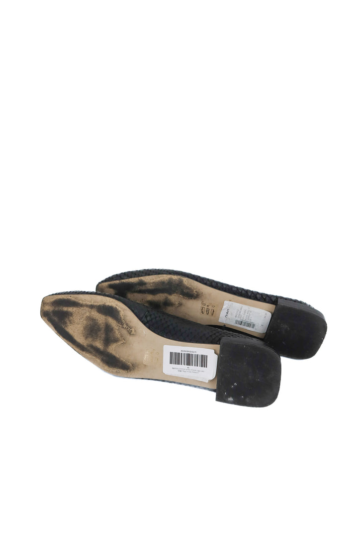 saks fifth avenue black serpent flat (10; retail $225)