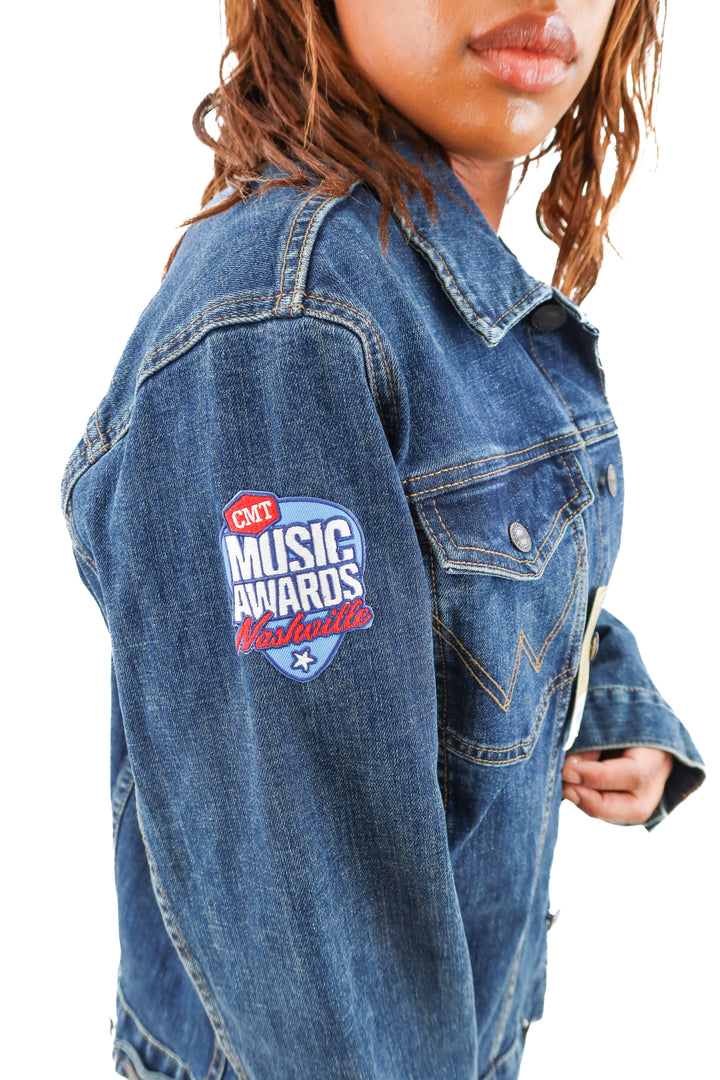 wrangler retro "Nashville" denim jacket nwt (M; retail $80)