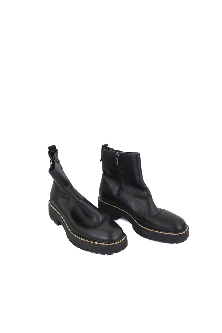 sarto black chelsea boot (10; retail $175)