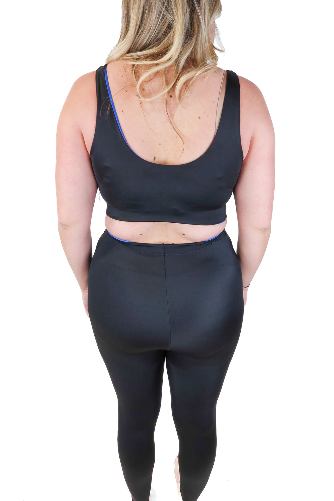 yitty black active set NWT (XL; retails $149.90)