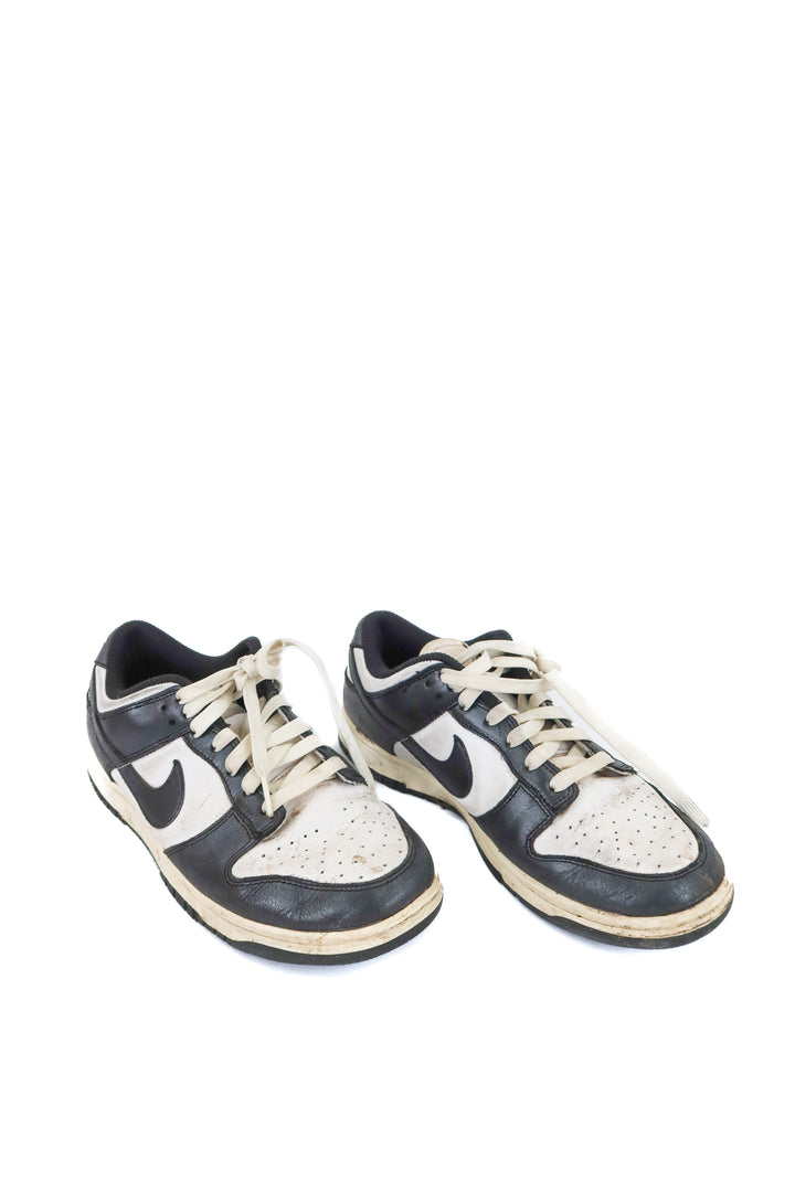 nike black panda low dunk sneakers (9.5; retail $120)