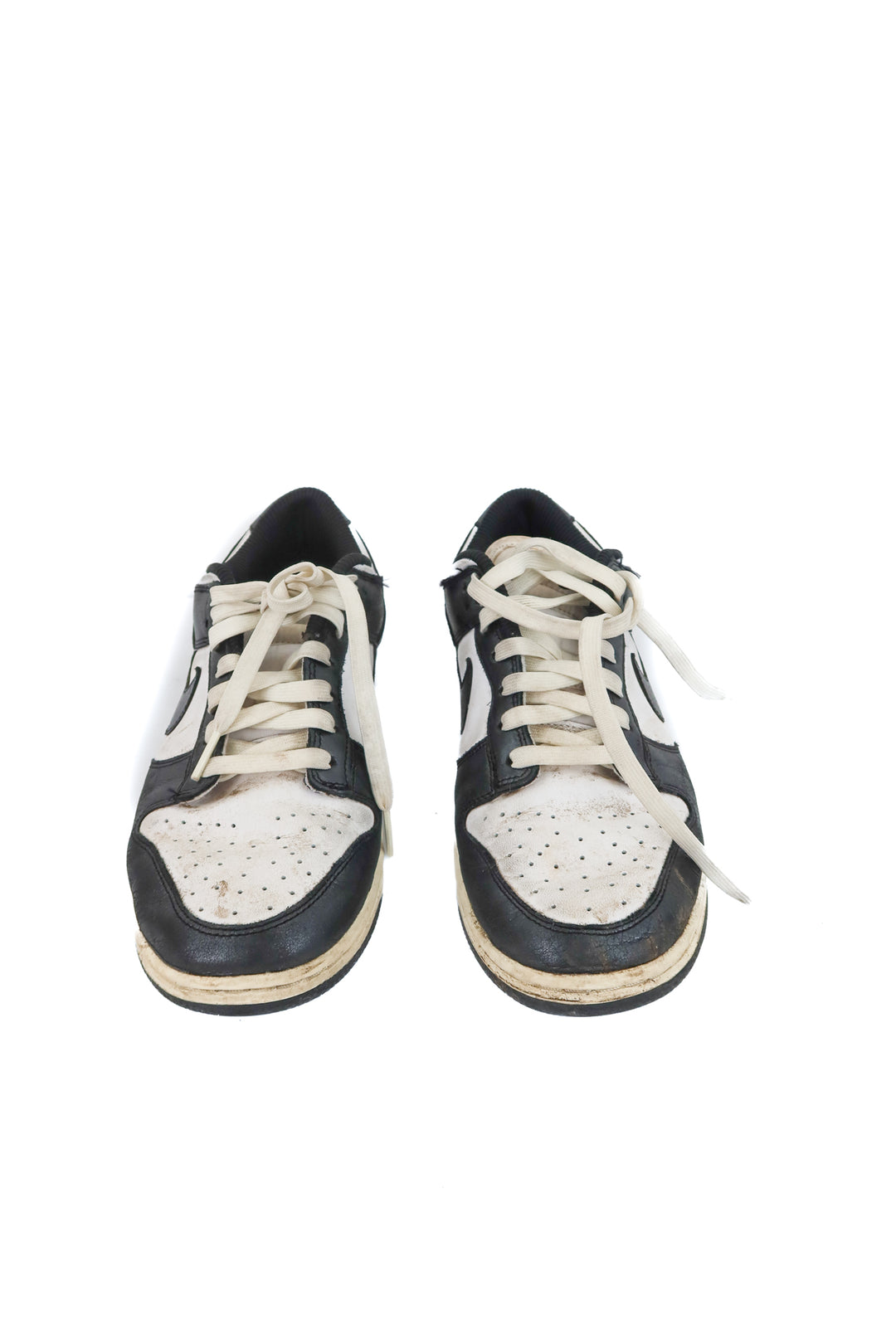 nike black panda low dunk sneakers (9.5; retail $120)