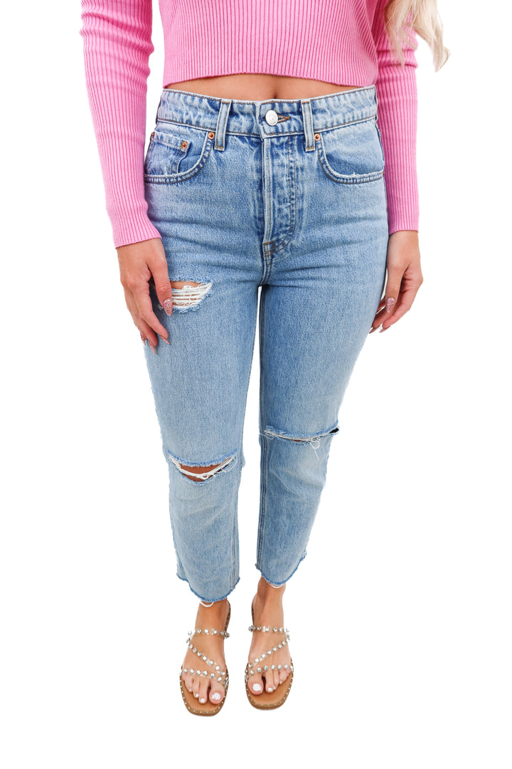 grlfrnd light wash distressed straight leg jeans (27; retail $ 215)