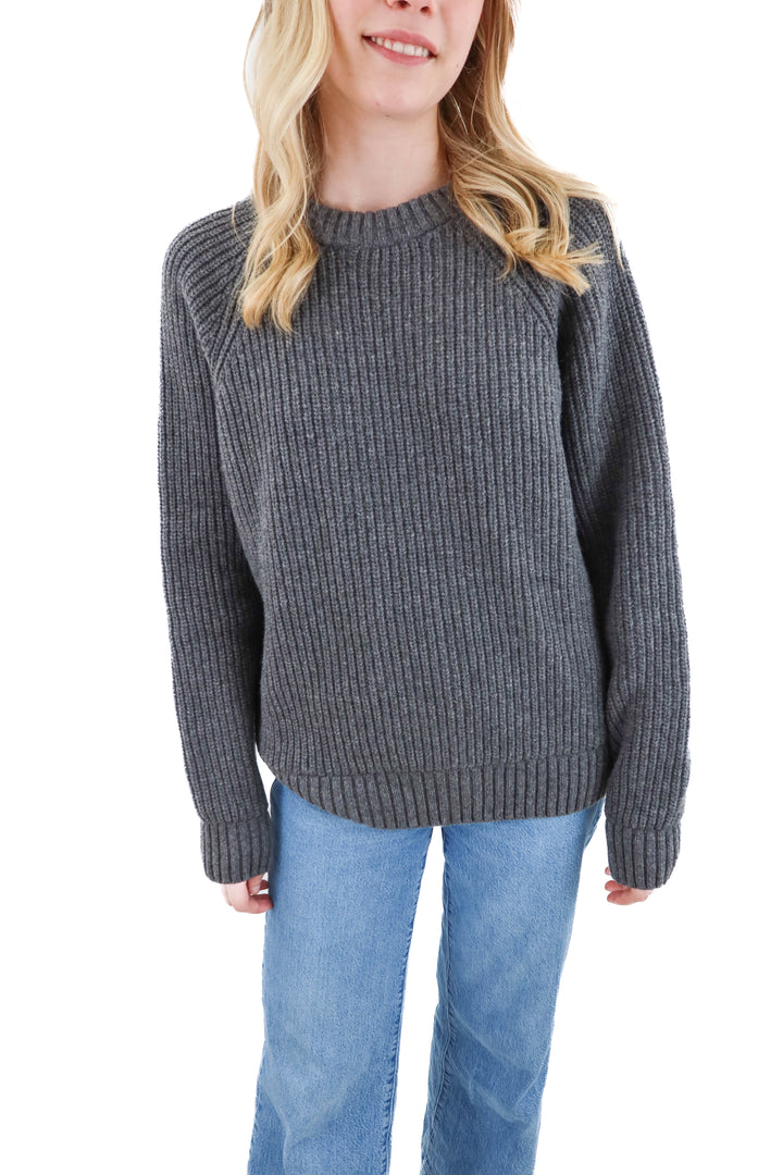 Gray oversized sweater (s/m)