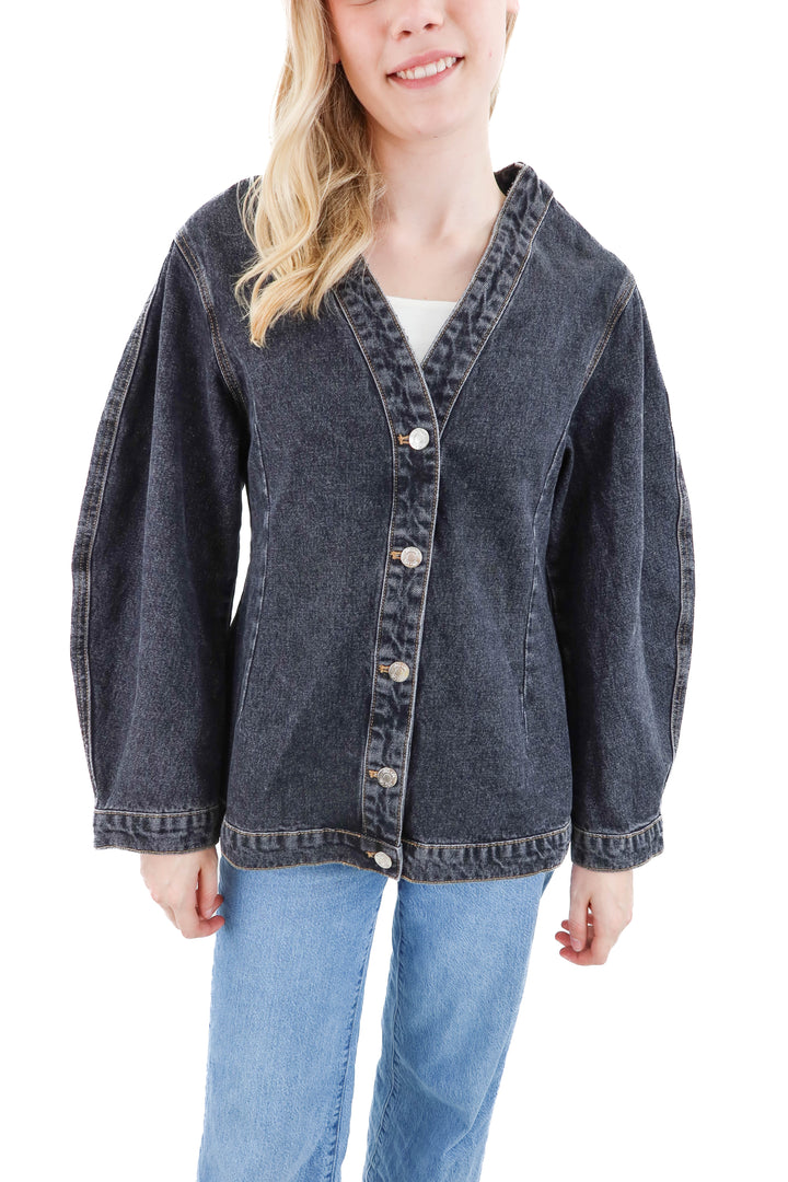 VRG grl black denim jacket nwt (6; retail $199)
