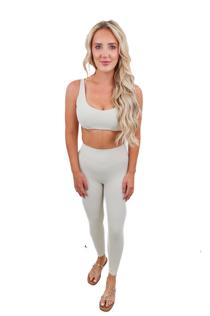 Buffbunny cream legging/bra set (M) NWT