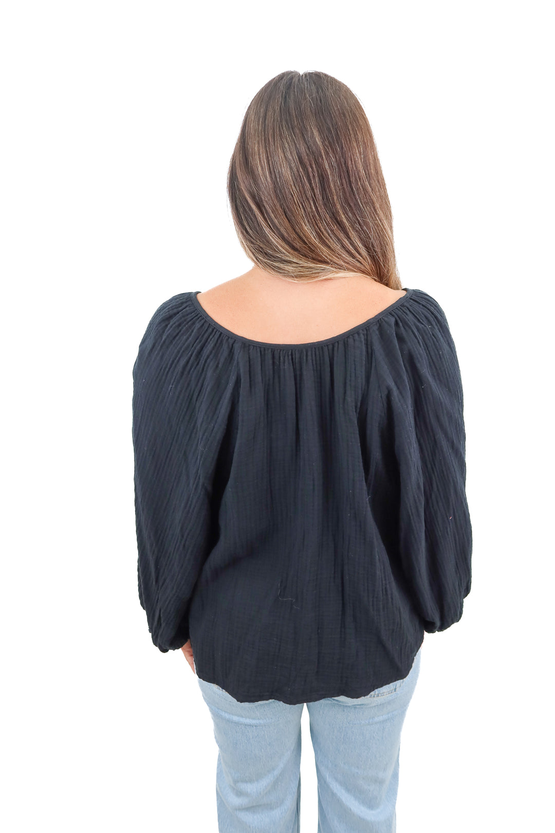 universal threads black gauze top (L)