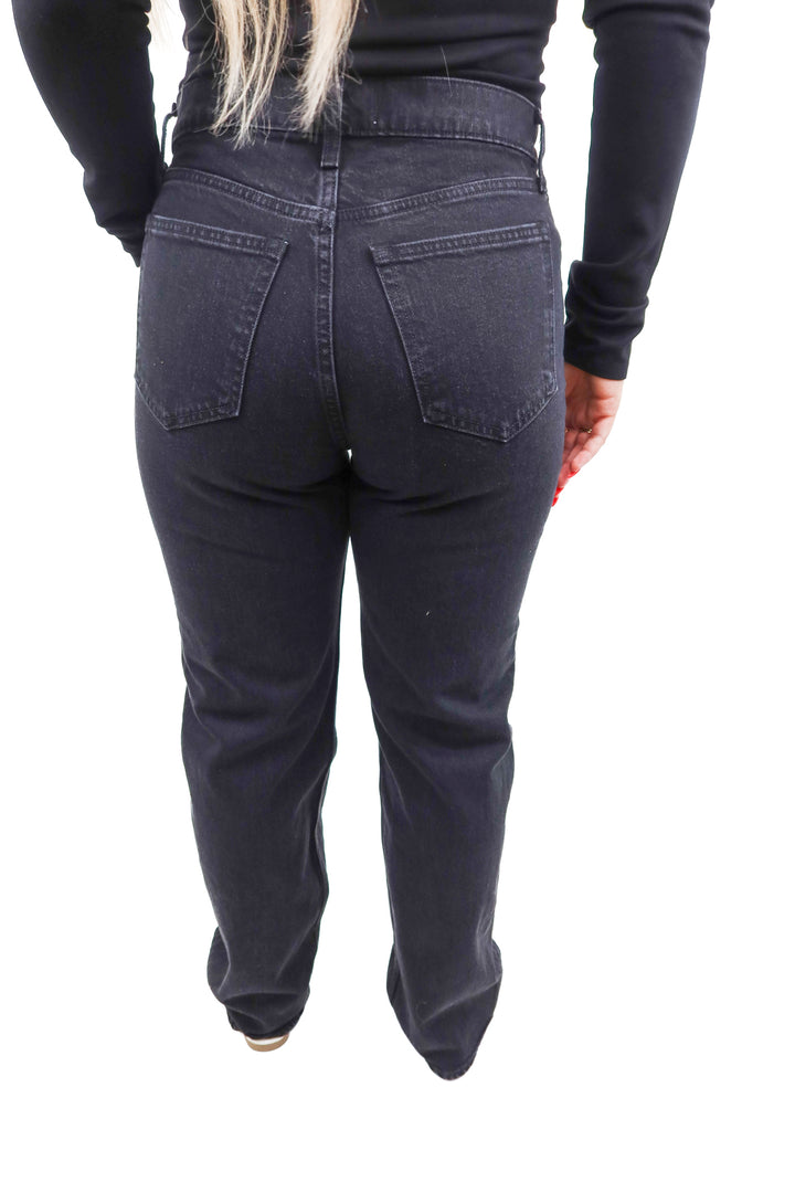 abercrombie & fitch black the 90s relaxed straight leg jeans NWT (29R; retail $90)