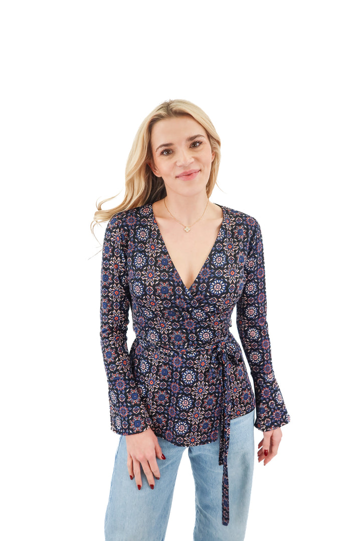 veronica m. black patterned long sleeve wrap top (XS)