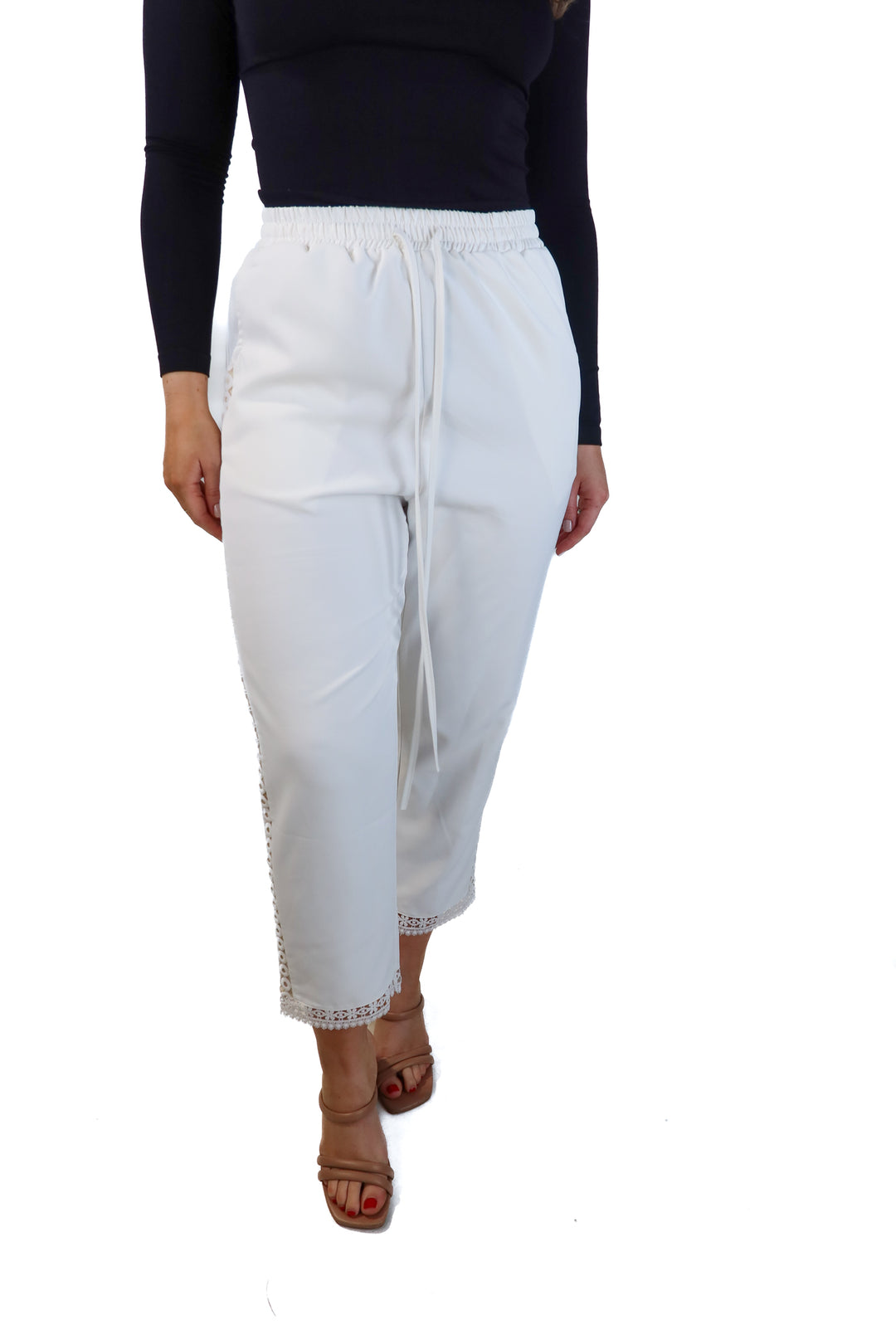 white wide leg pants with crotchet side detailing (s)