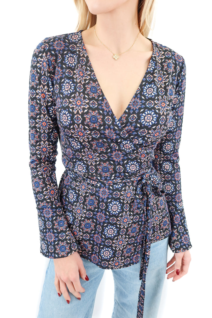 veronica m. black patterned long sleeve wrap top (XS)