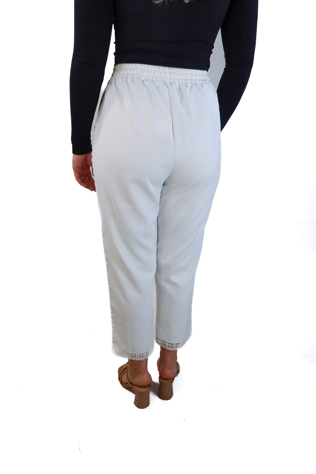 white wide leg pants with crotchet side detailing (s)