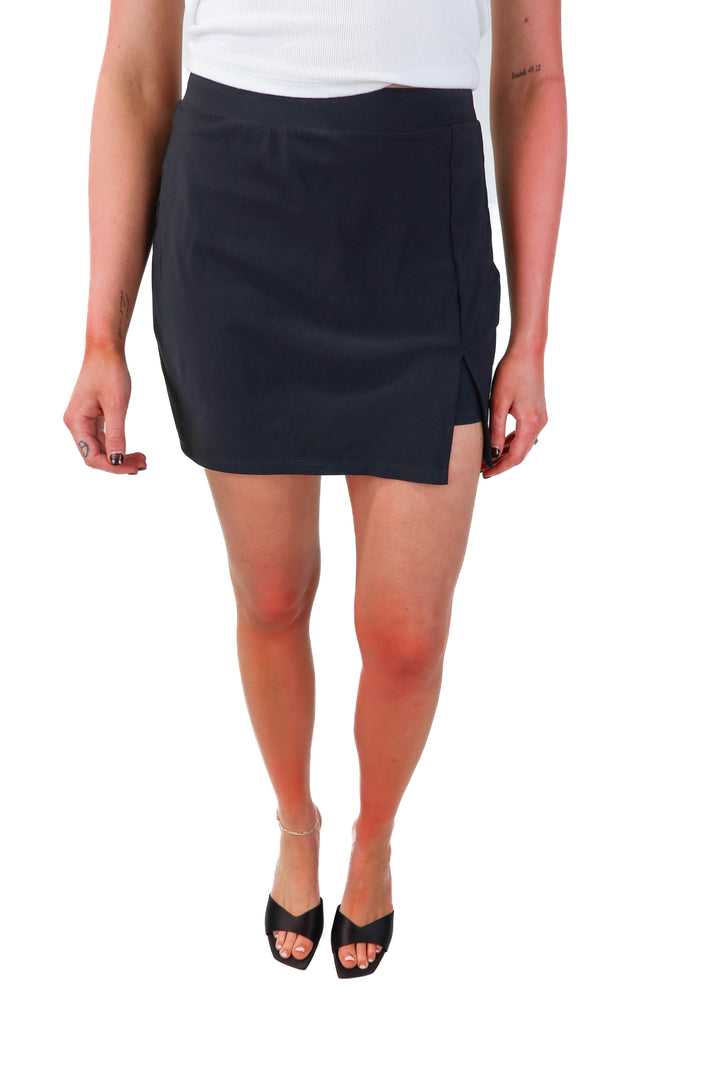 abercrombie & fitch black skort (s)