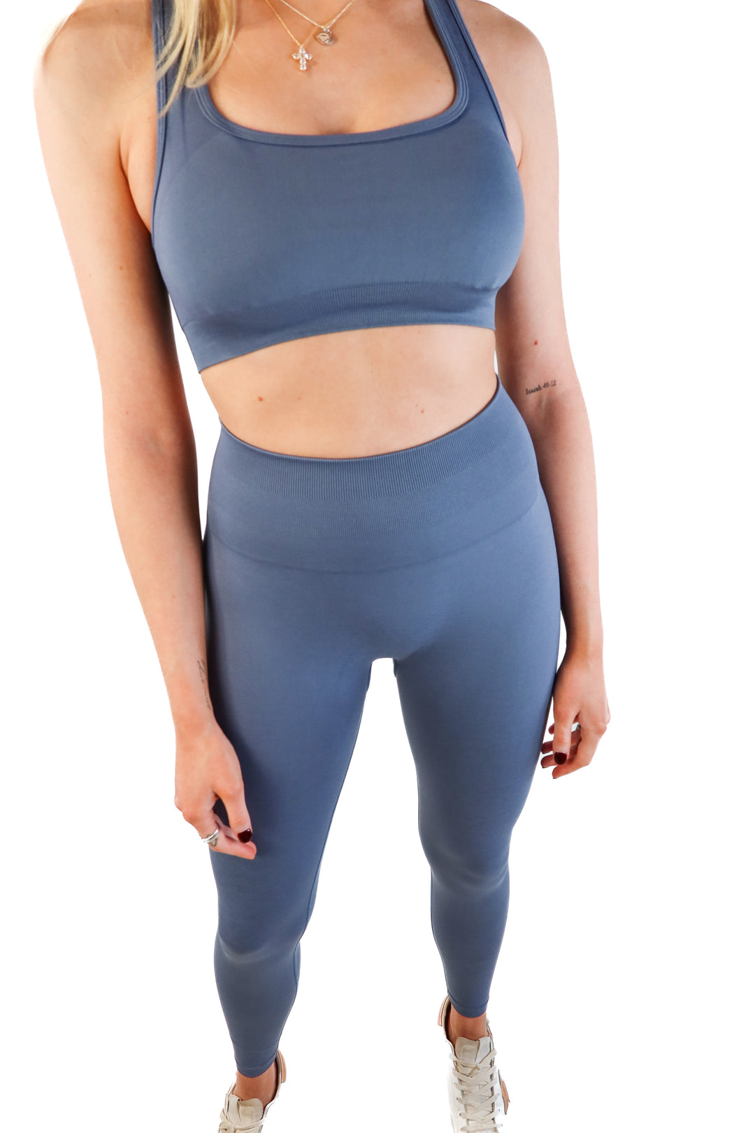 Pavoi slate grey activewear set (m; retails for $55)