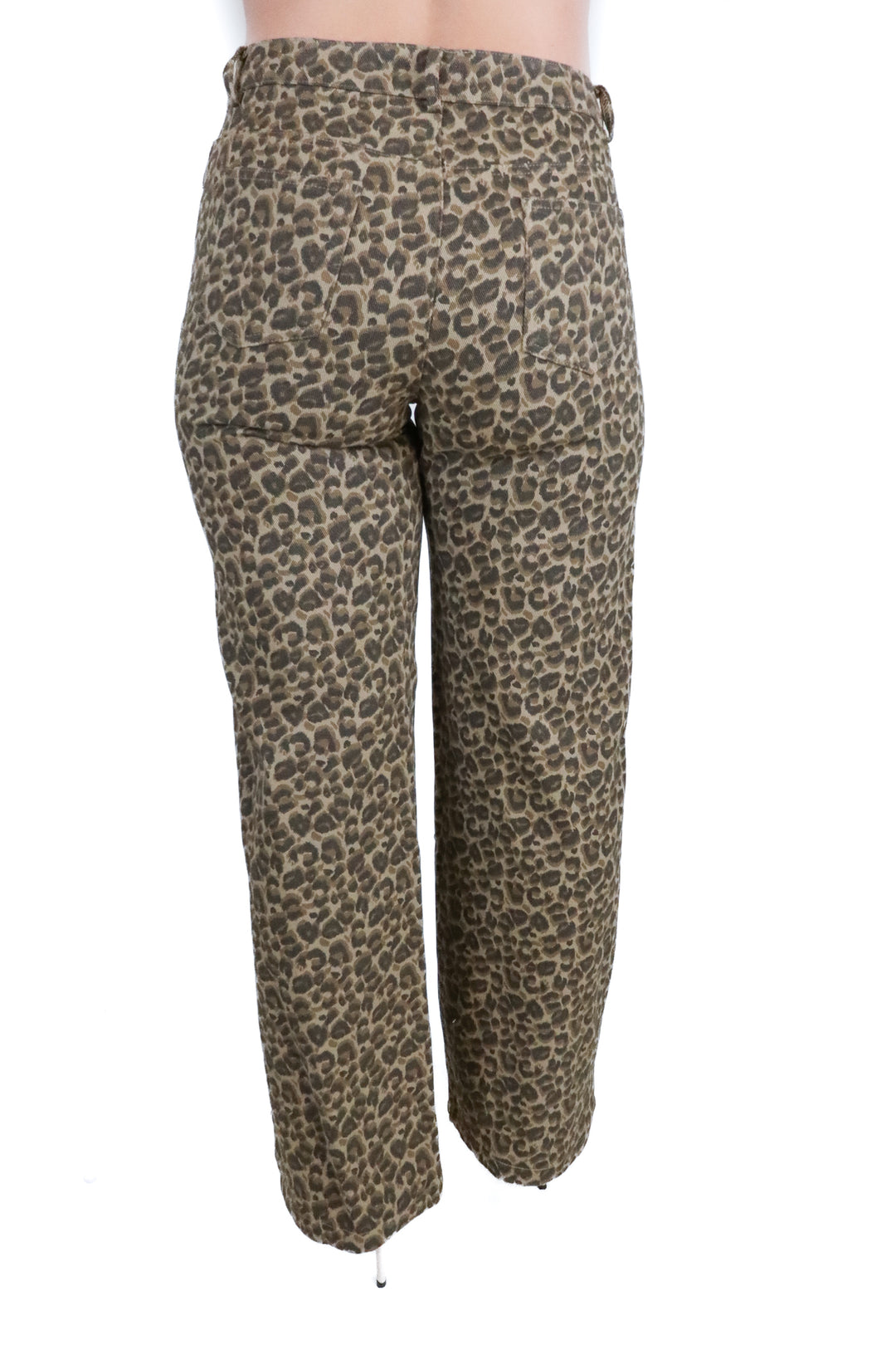 Le Lis leopard straight leg jeans (s; retail $80)