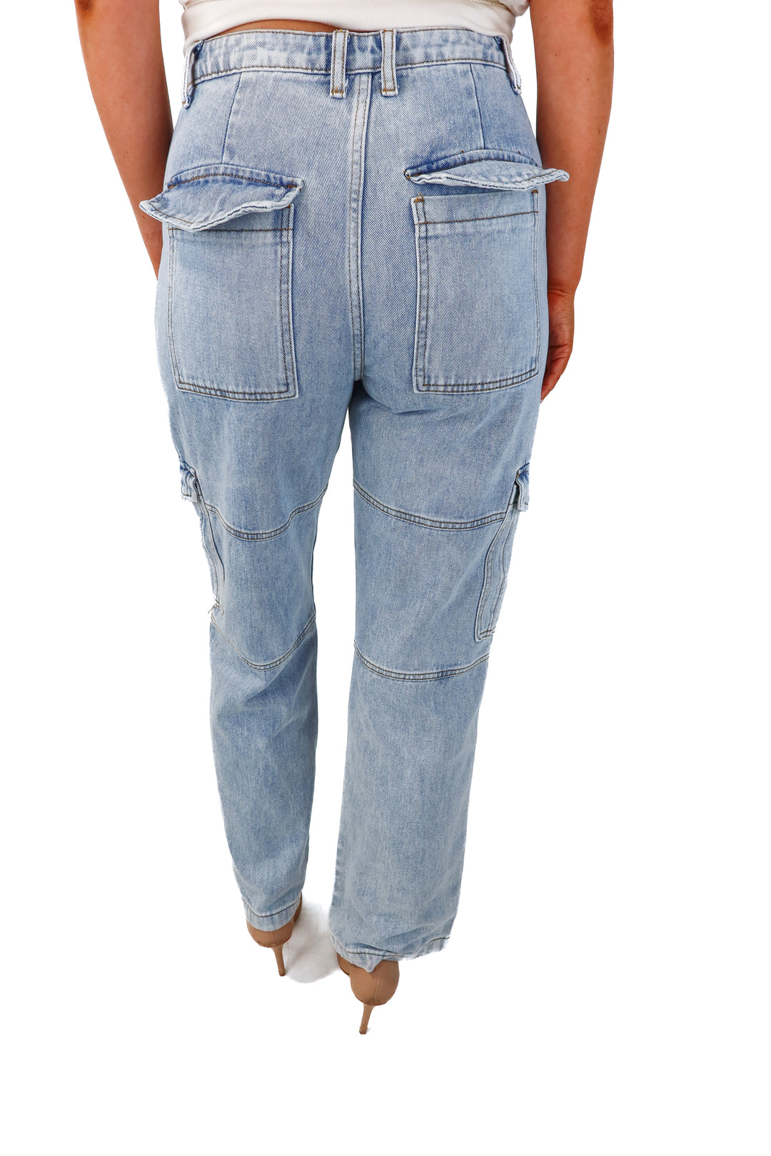 kittenish light wash cargo jeans (27)