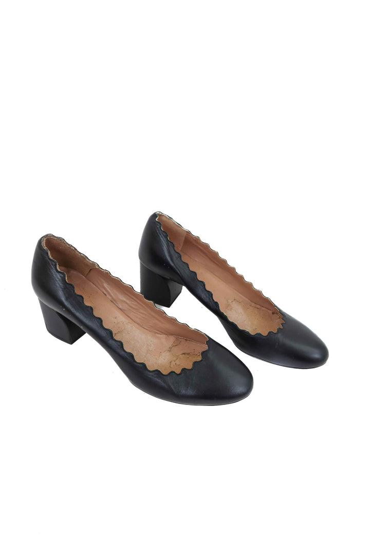 chloe scallop black classic pump (37.5)