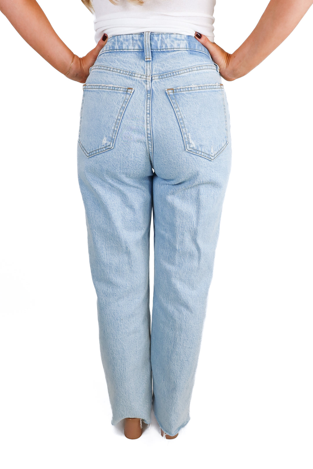 Abercrombie Light Wash 90s Relaxed High Rise Jeans (27/4L; retail $90)
