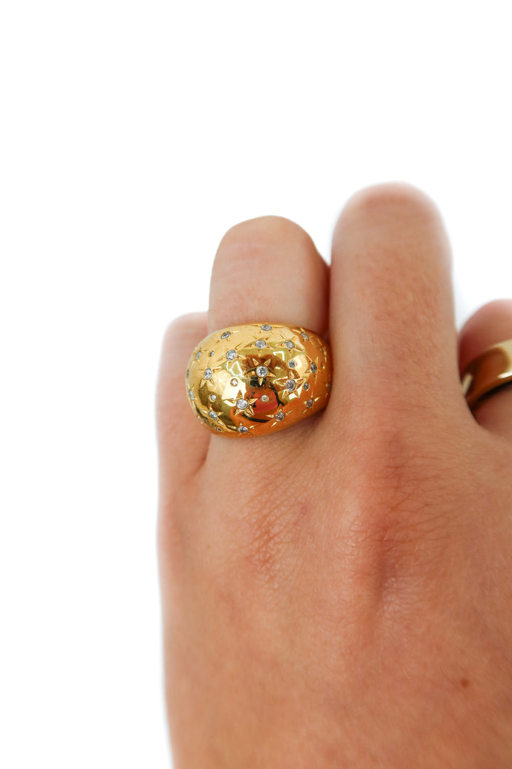 gold chunky ring with star detail