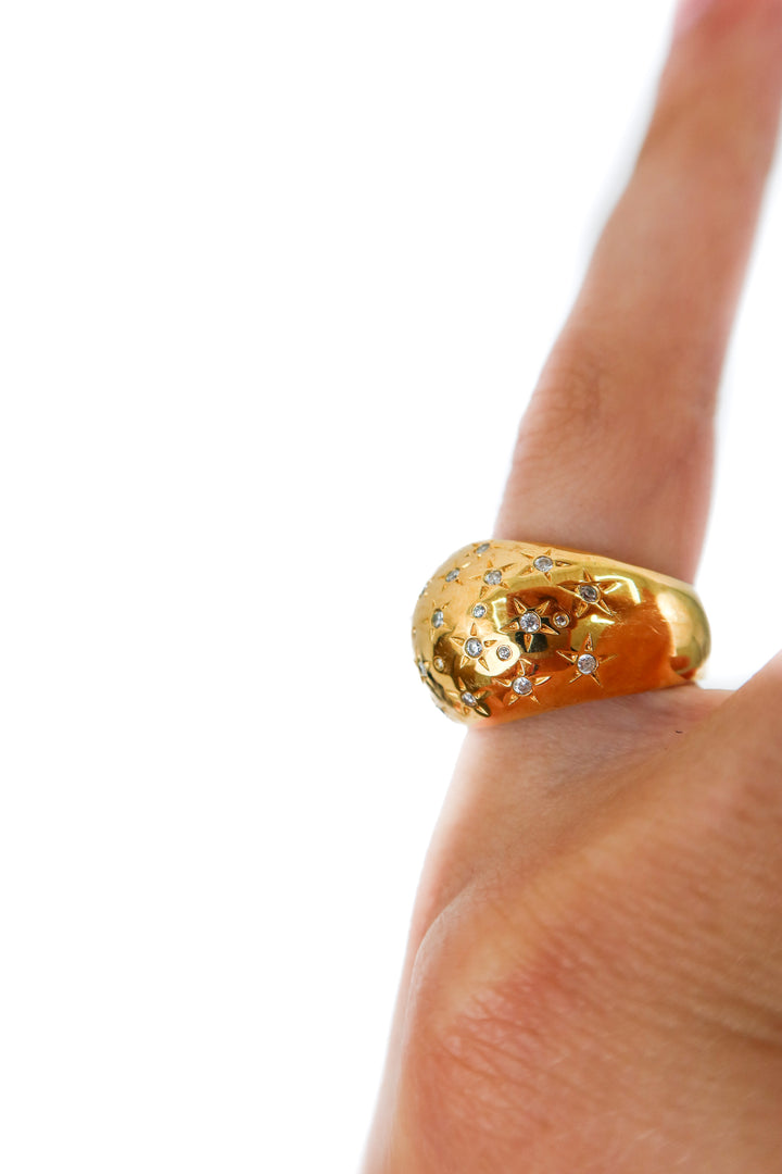 gold chunky ring with star detail