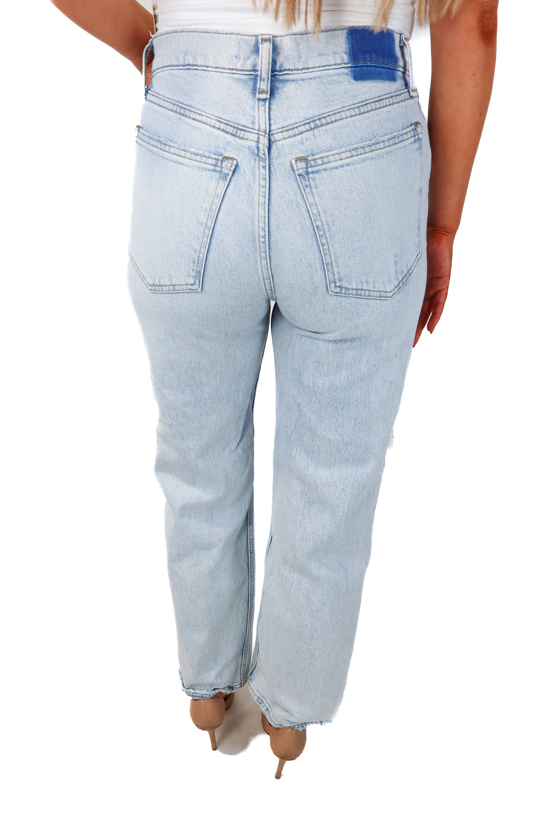abercrombie & fitch light wash distressed jeans (6R)