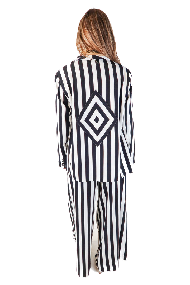 never fully dressed black/white striped set (10)