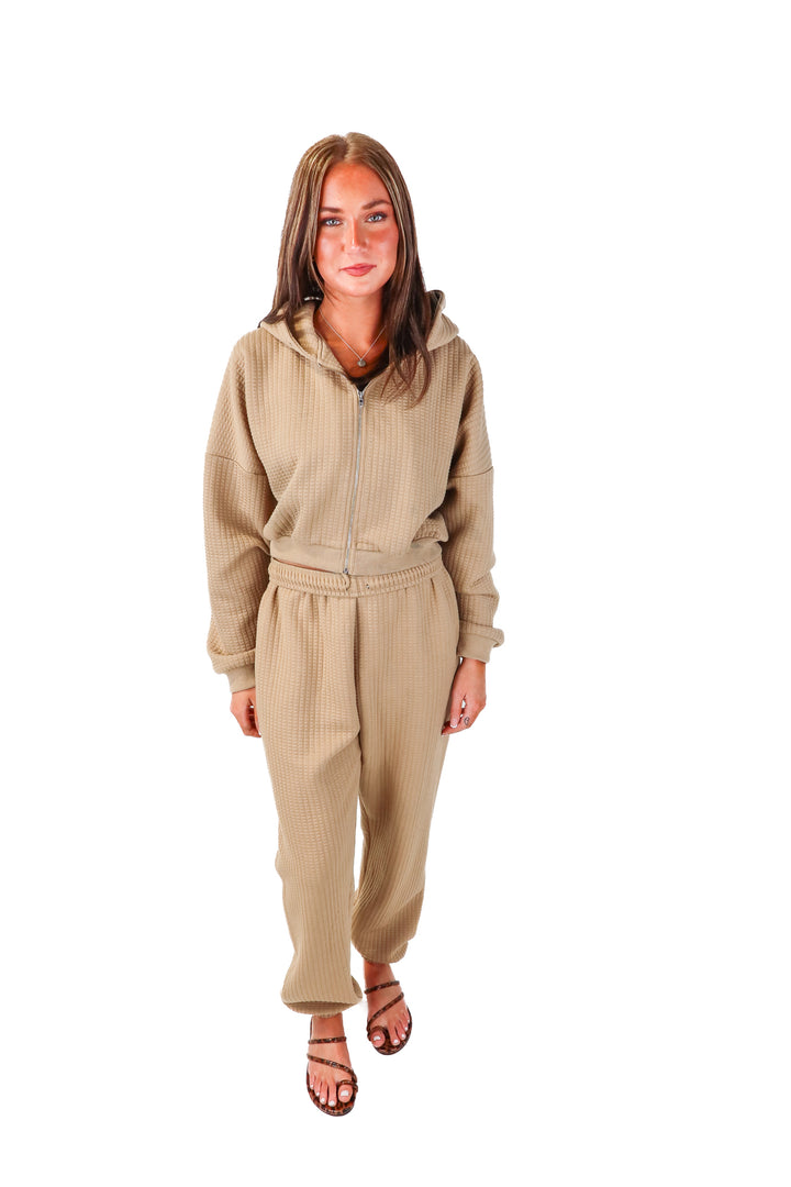 kittenish brown quilted lounge set (M; retail $120)