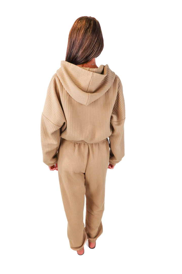 kittenish brown quilted lounge set (M; retail $120)